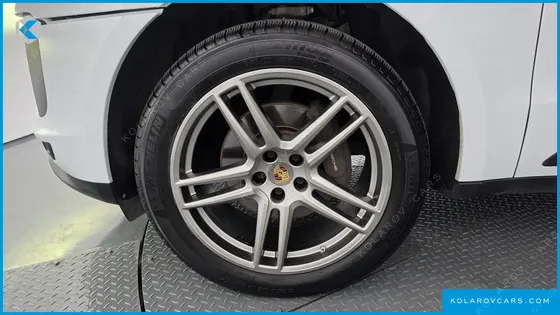 PORSCHE MACAN 2.0
