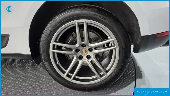 PORSCHE MACAN 2.0