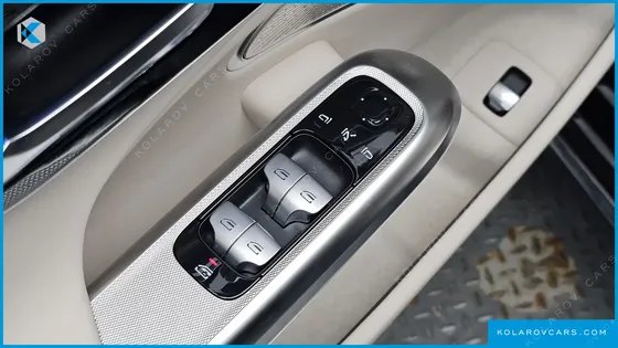 MERCEDES E-CLASS E300 4MATIC EXCLUSIVE