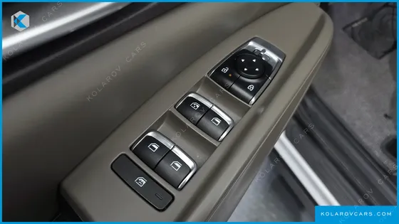 KIA CARNIVAL DIESEL 9-SEATER PRESTIGE