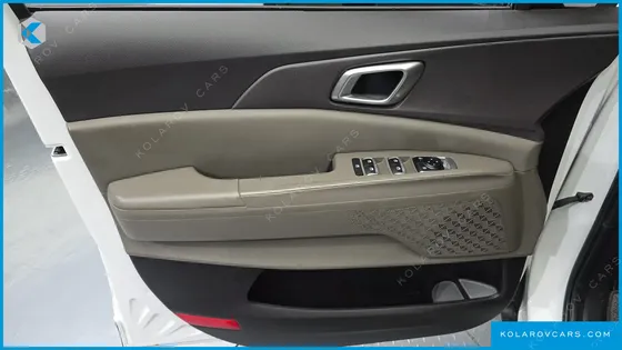 KIA CARNIVAL DIESEL 9-SEATER PRESTIGE