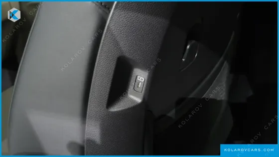 KIA CARNIVAL DIESEL 9-SEATER PRESTIGE