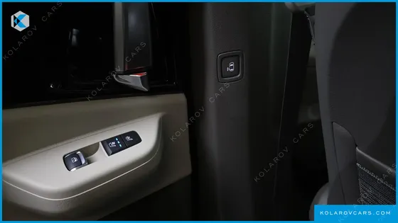 KIA CARNIVAL HEV 9-SEATER HI-LIMOUSINE