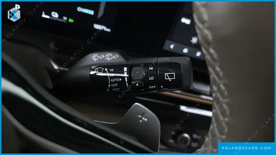 KIA CARNIVAL HEV 9-SEATER HI-LIMOUSINE
