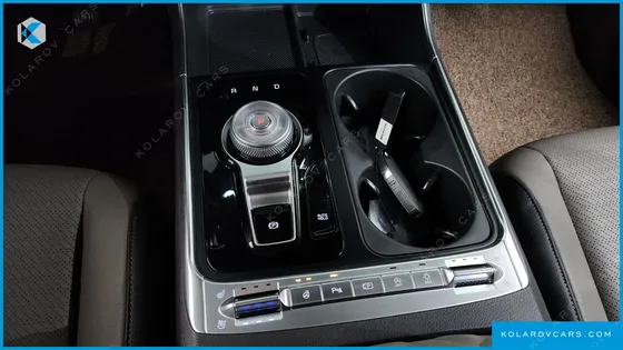 KIA CARNIVAL DIESEL 9-SEATER NOBLESSE