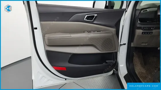 KIA CARNIVAL DIESEL 9-SEATER NOBLESSE