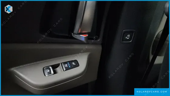 KIA CARNIVAL DIESEL 9-SEATER NOBLESSE