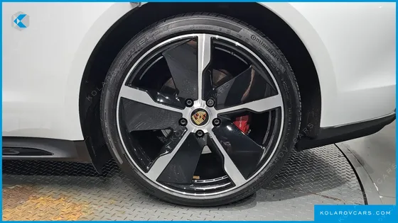 PORSCHE TAYCAN GTS
