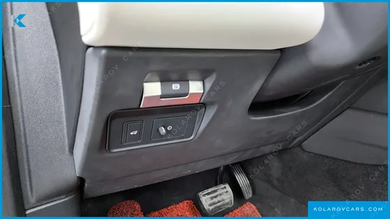 LAND ROVER DISCOVERY SPORT P250 SE