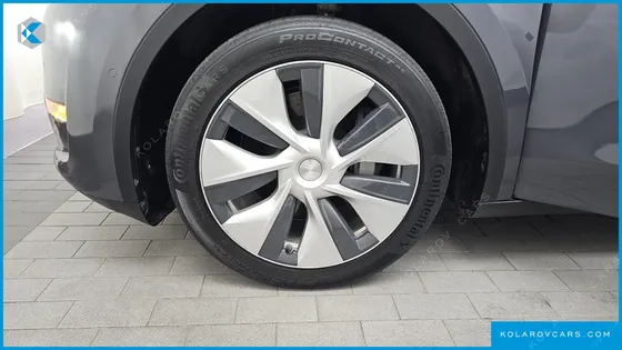 TESLA MODEL Y STANDARD RANGE RWD