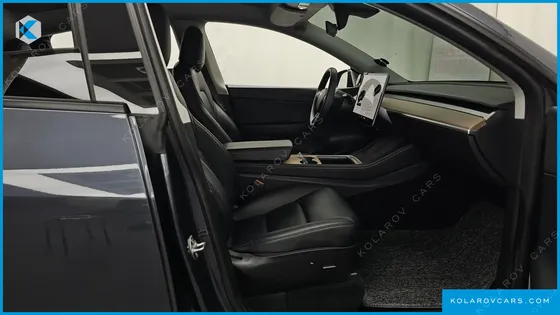 TESLA MODEL Y STANDARD RANGE RWD