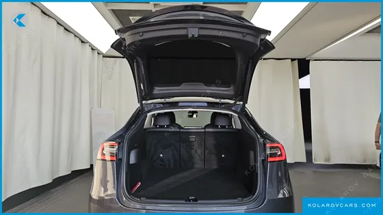TESLA MODEL Y STANDARD RANGE RWD