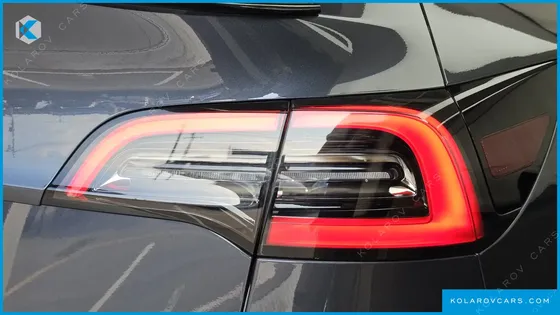 TESLA MODEL Y STANDARD RANGE RWD