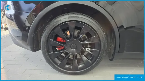 TESLA MODEL Y LONG RANGE AWD