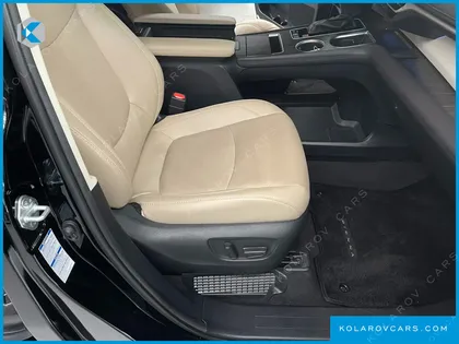 TOYOTA SIENNA 2.5 HYBRID AWD