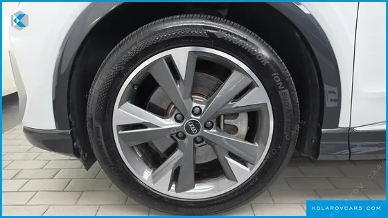AUDI Q4 E-TRON 40 PREMIUM