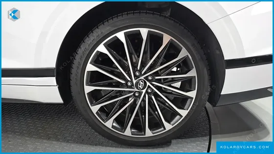 HYUNDAI GRANDEUR CALLIGRAPHY