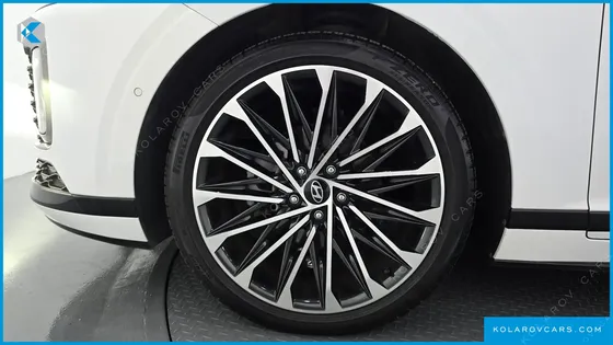 HYUNDAI GRANDEUR CALLIGRAPHY