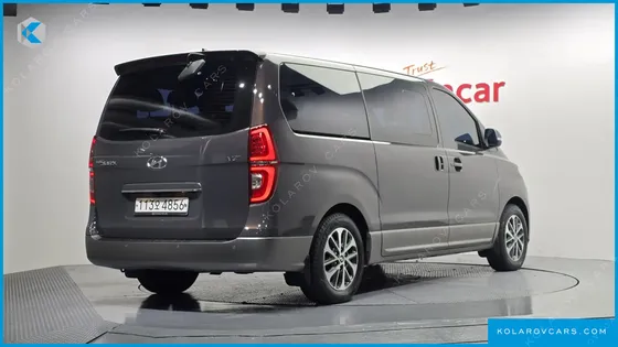 HYUNDAI STAREX URBAN 9-SEATER