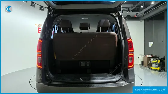 HYUNDAI STAREX URBAN 9-SEATER