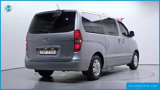 HYUNDAI STAREX VAN 5-SEATER