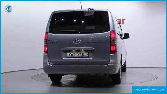 HYUNDAI STAREX VAN 5-SEATER
