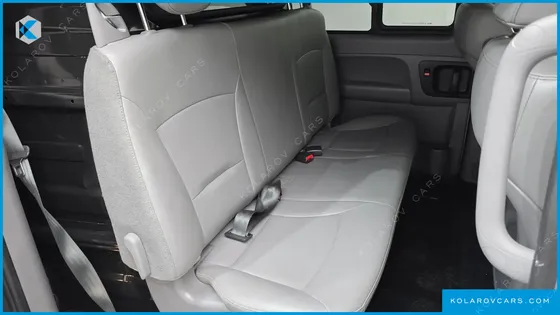 HYUNDAI STAREX VAN 5-SEATER