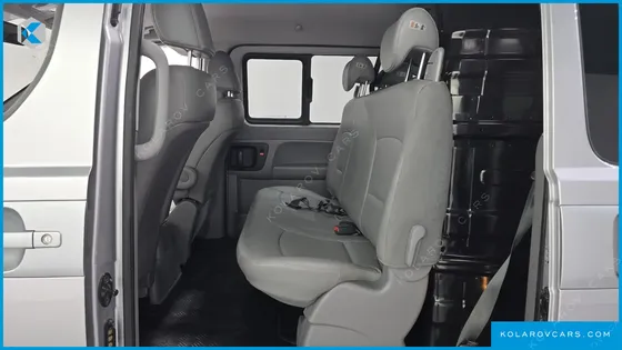 HYUNDAI STAREX VAN 5-SEATER