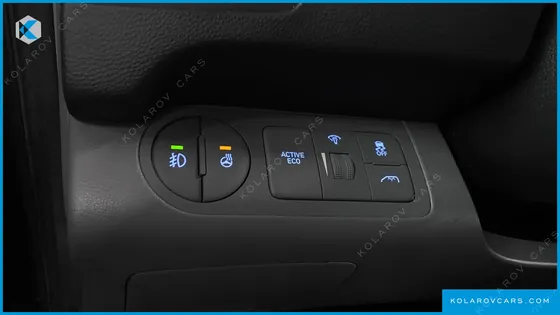 HYUNDAI STAREX VAN 5-SEATER