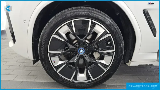 BMW IX3 M SPORTS