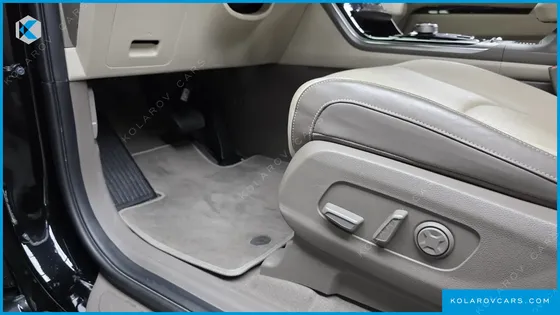 KIA CARNIVAL DIESEL 9-SEATER HI-LIMOUSINE