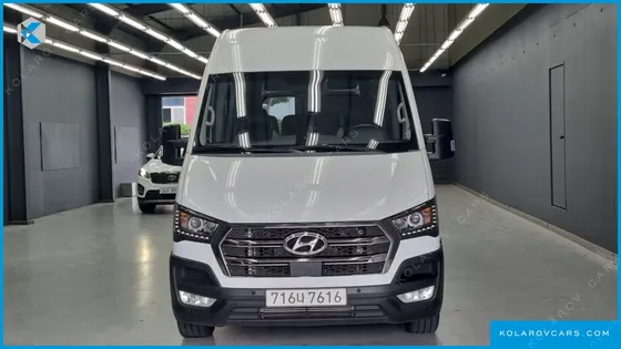 HYUNDAI SOLATI 15-SEATER