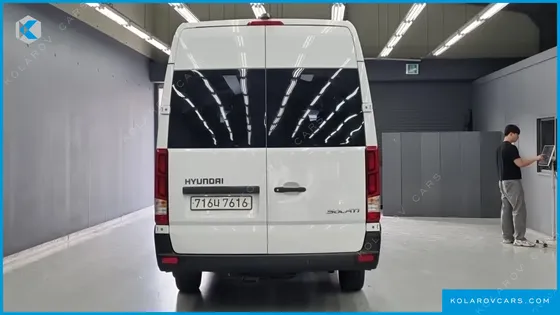 HYUNDAI SOLATI 15-SEATER