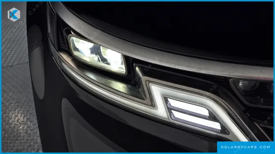 KIA CARNIVAL DIESEL 9-SEATER SIGNATURE
