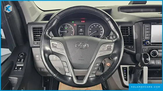 HYUNDAI SOLATI 15-SEATER