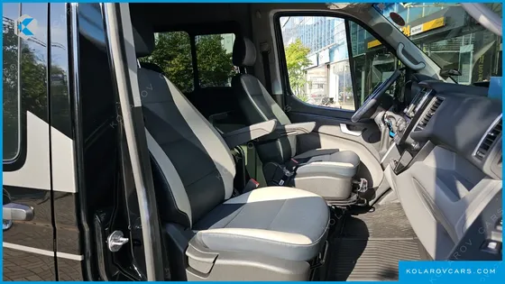 HYUNDAI SOLATI 15-SEATER