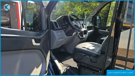 HYUNDAI SOLATI 15-SEATER