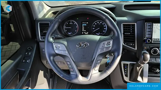 HYUNDAI SOLATI 15-SEATER