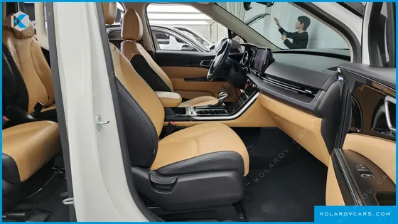 KIA CARNIVAL DIESEL 9-SEATER PRESTIGE