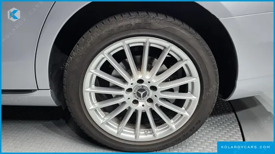 MERCEDES E-CLASS E220D 4MATIC EXCLUSIVE