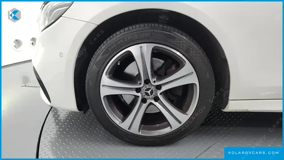 MERCEDES E-CLASS E220D AVANTGARDE