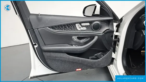 MERCEDES E-CLASS E220D 4MATIC AMG LINE