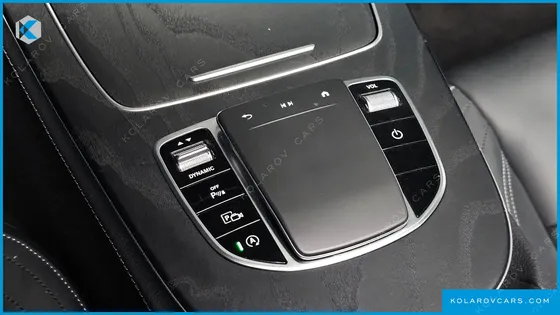 MERCEDES E-CLASS E220D 4MATIC AMG LINE