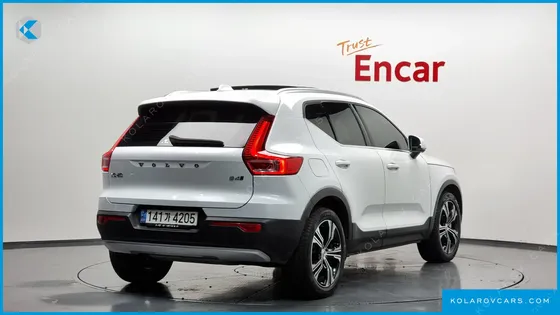 VOLVO XC40 B4 INSCRIPTION