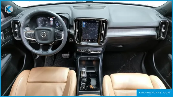 VOLVO XC40 B4 INSCRIPTION