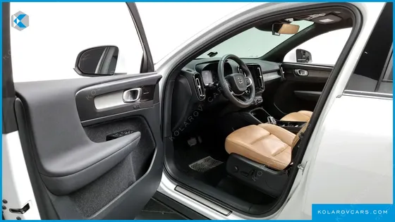 VOLVO XC40 B4 INSCRIPTION