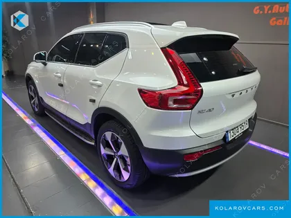 VOLVO XC40 B4 ULTRA BRIGHT