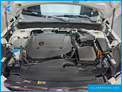 VOLVO XC40 B4 ULTRA BRIGHT