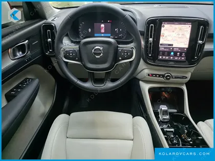 VOLVO XC40 B4 ULTRA BRIGHT