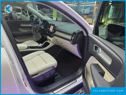 VOLVO XC40 B4 ULTRA BRIGHT